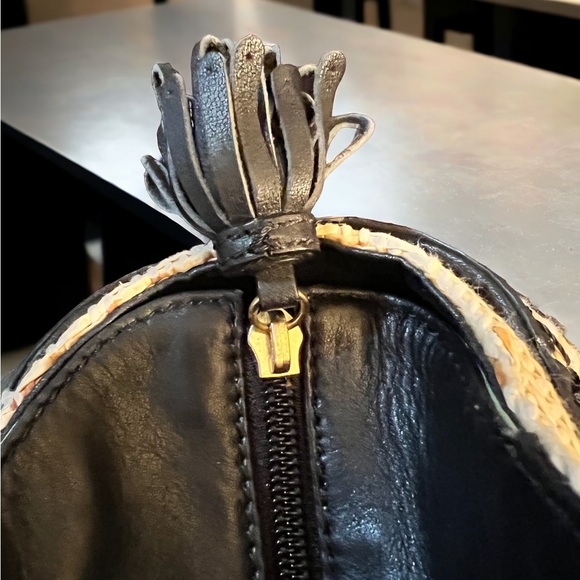 COLE HAAN VINTAGE “SARAH” LEATHER AND STRAW SATCHEL - Picture 3 of 6